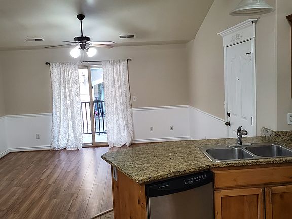 livingroom/Kitchen