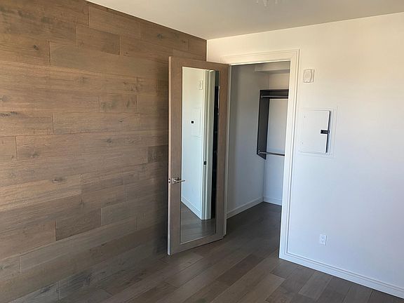 2nd image of 600 S Van Ness Ave APT 403