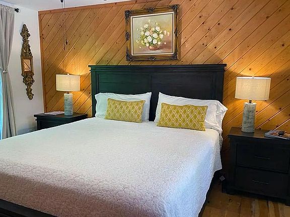 3rd image of 1571 Franklin Rd