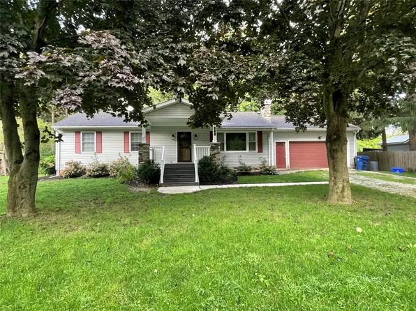 970 Beach Dr, Fairview, PA 16415