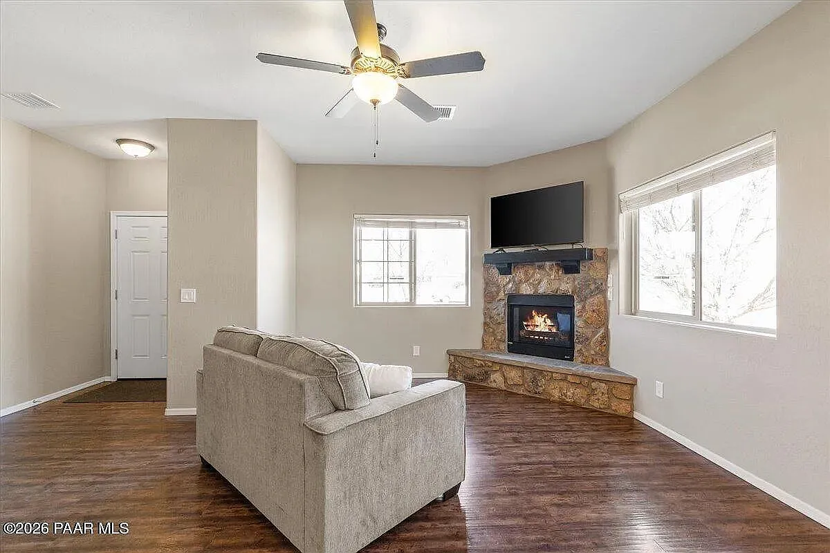 4679 North Viewpoint Drive, Unit 1 — Photo 4