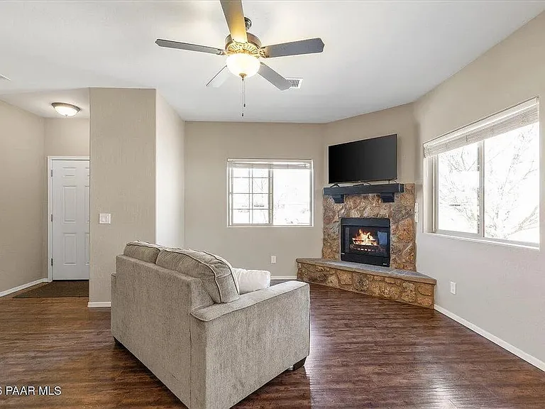 4679 N Viewpoint Dr #1 — Photo 4
