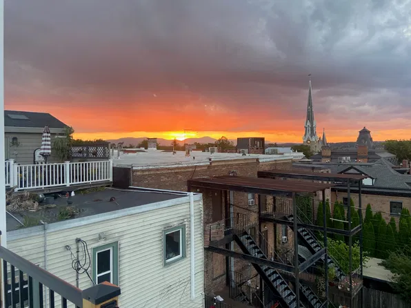 432 Warren St, Hudson, NY