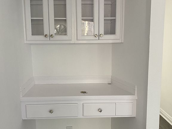 4th image of 588 N Kingsley Dr #1/2