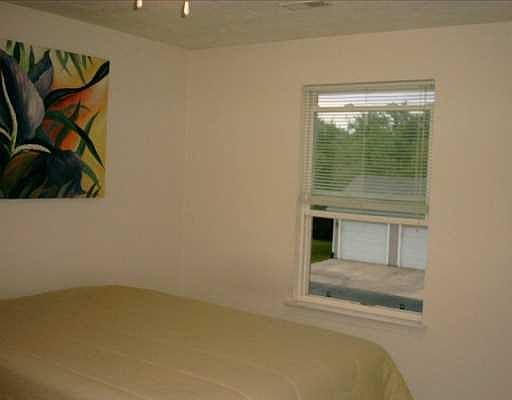4th image of 1361 Millbrook Trl