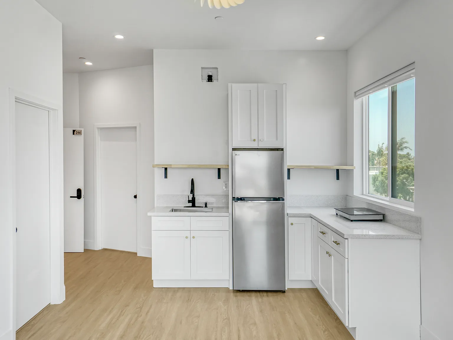 1 bed, 800 sqft, $2,200 — Photo 4