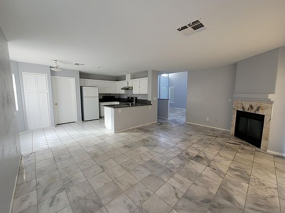 3rd image of 8976 Via Bonita Cir