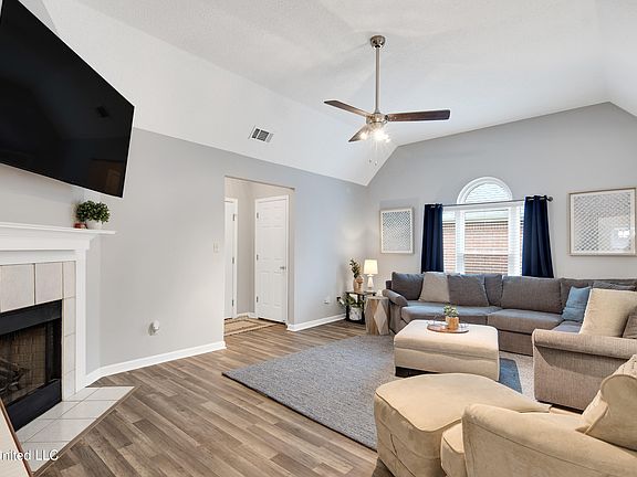 5th image of 5661 Steffani Dr