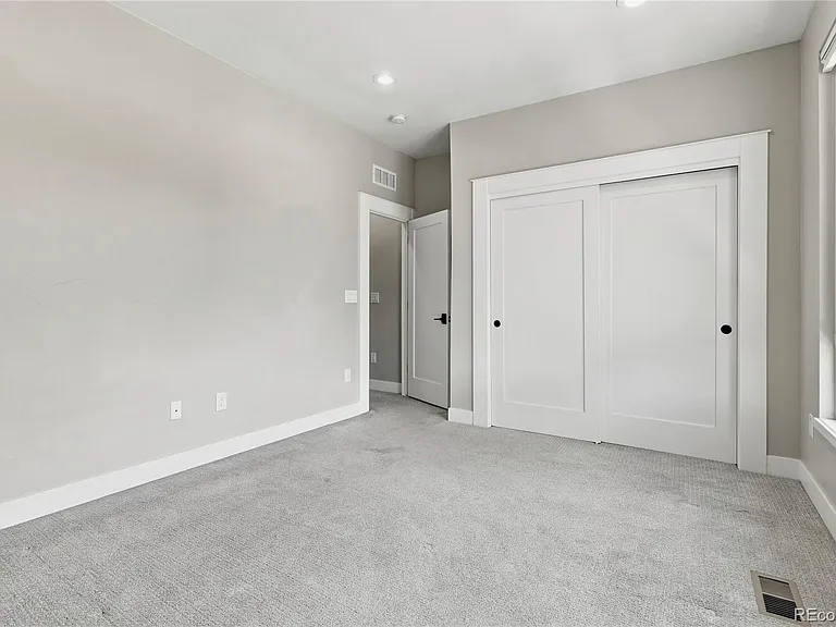 3832 Jason St #5 — Photo 32