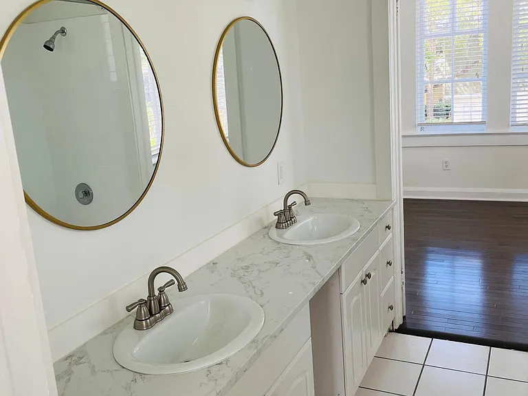 1305 S Albany Ave #B — Photo 13