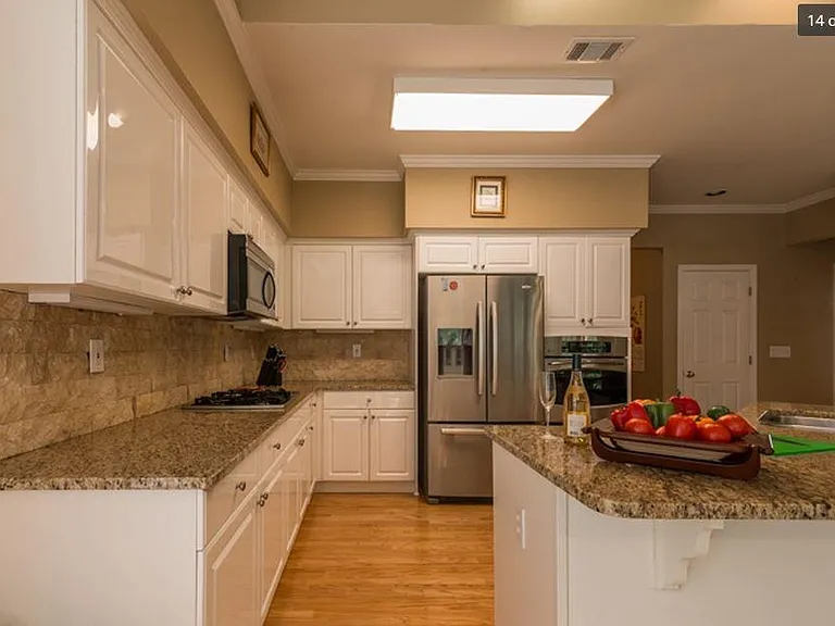 215 Smithdun Ln — Photo 10