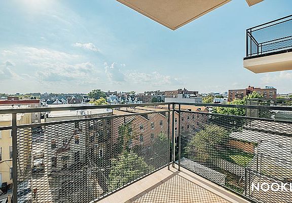 3rd image of 486 E 28th St #401