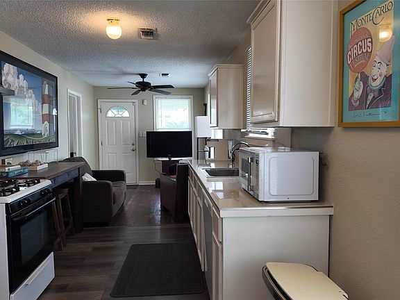 3rd image of 5507 Avenue P