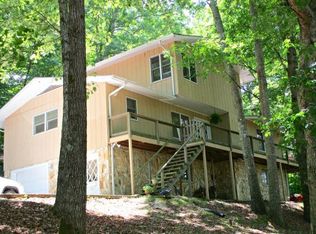151 Woodcastle Ln, Franklin, NC 28734