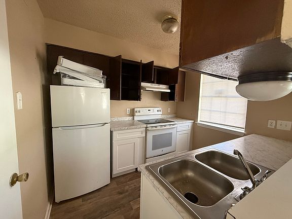4th image of 2007 Anchor Dr APT 4