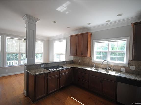 4th image of 5044 Shady Meadow Ln