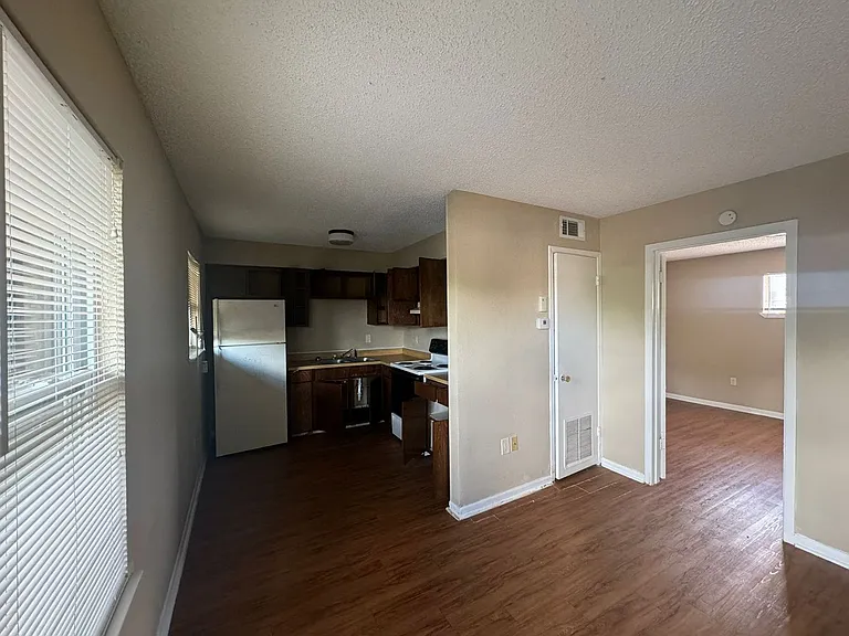 3102 Atkinson Ave — Photo 17