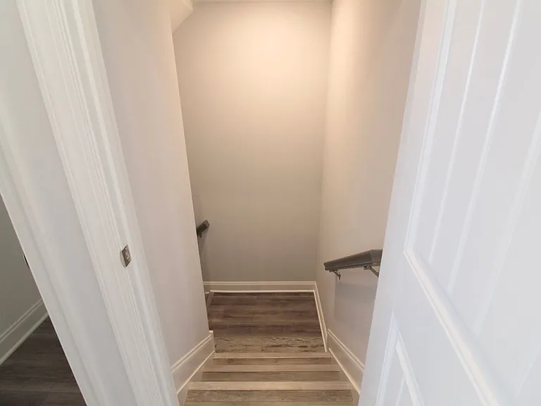 1073 Bluemoon Dr — Photo 25