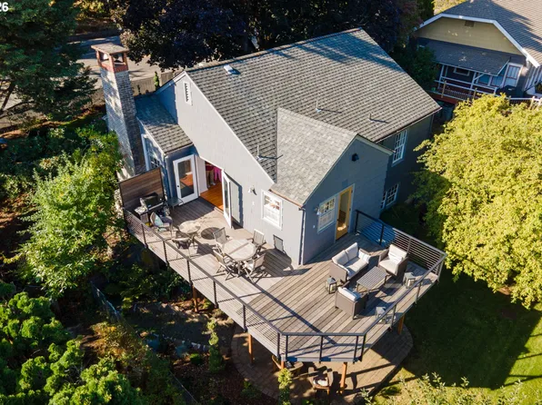 1016 Oak St, Hood River, OR 97031
