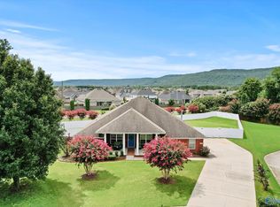 7026 Lynnfield Dr SE, Owens Cross Roads, AL 35763