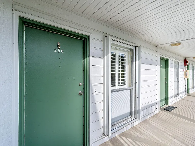 286 Cypress Point Dr — Photo 4