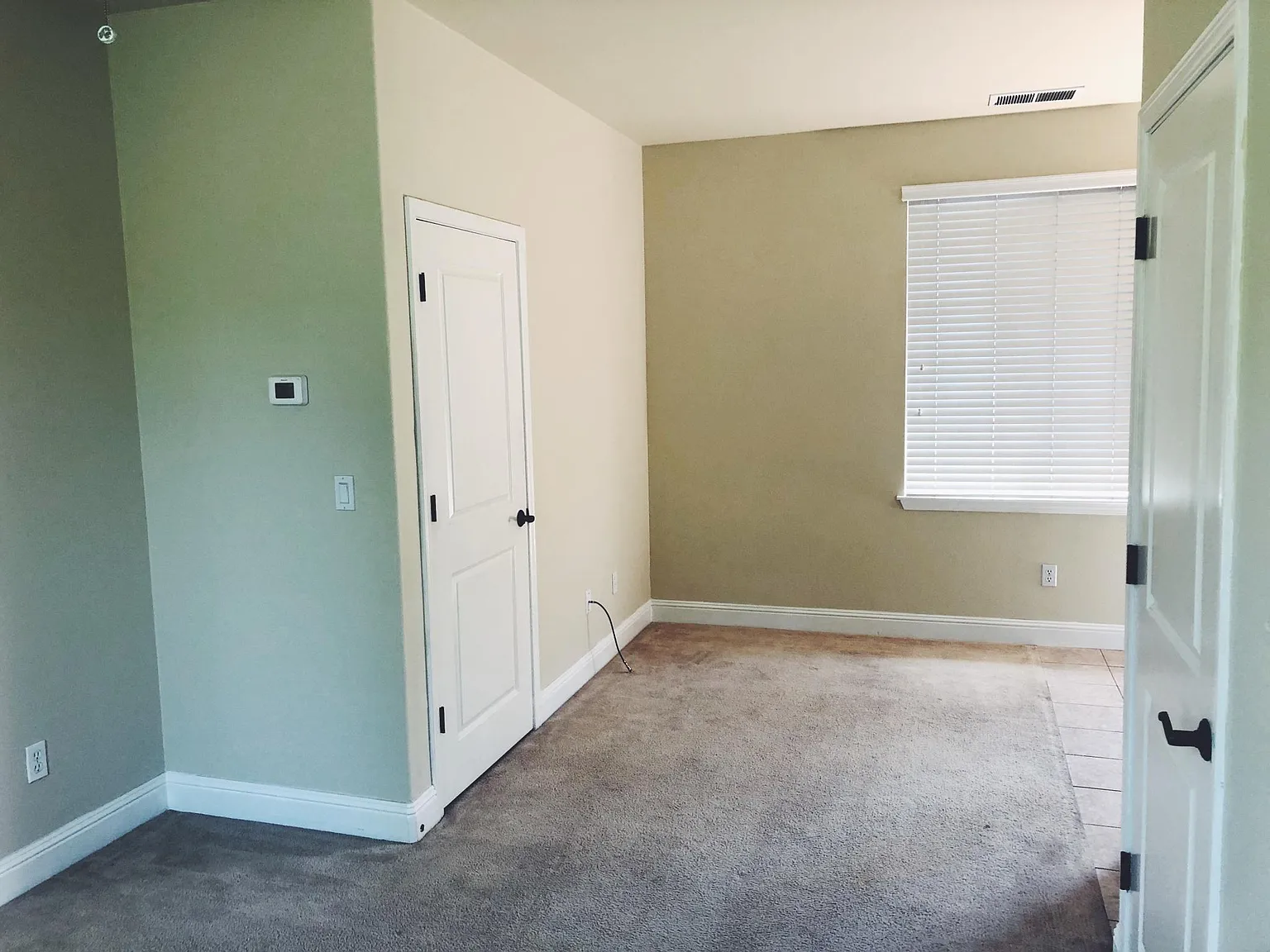 1322 Gordon Ln — Photo 3