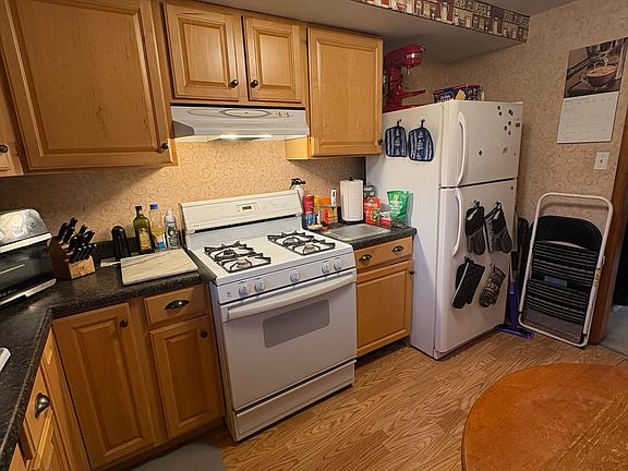 2nd image of 839 Riverside Ave Floor 2