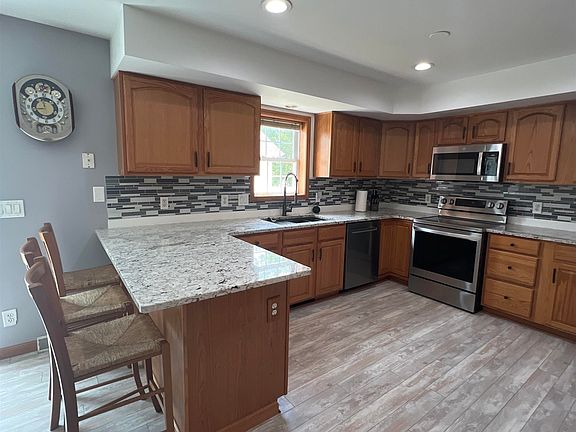 3rd image of 405 Millman Blvd
