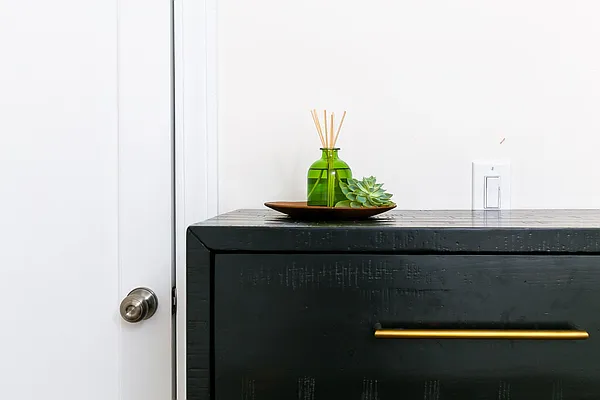Rented by Nooklyn NYC LLC | media 9