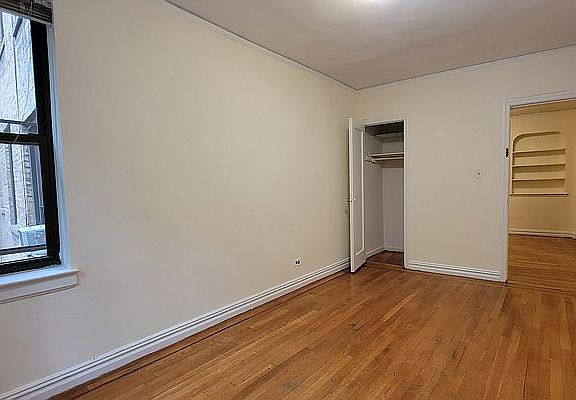 5th image of 10 Overlook Ter APT 2B