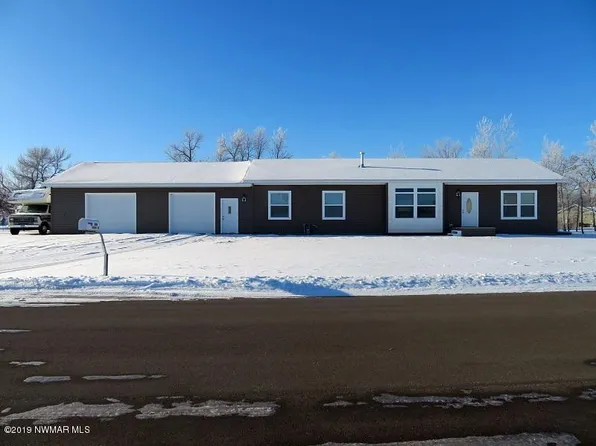 1071 Hanson Dr, Thief River Falls, MN 56701