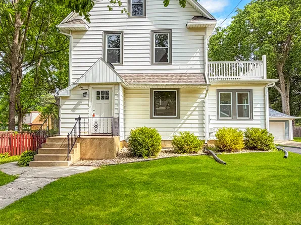 116 E Fuller St, Freeport, IL 61032