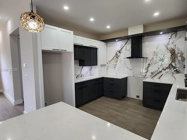 47 E Brig Cres — Photo 8
