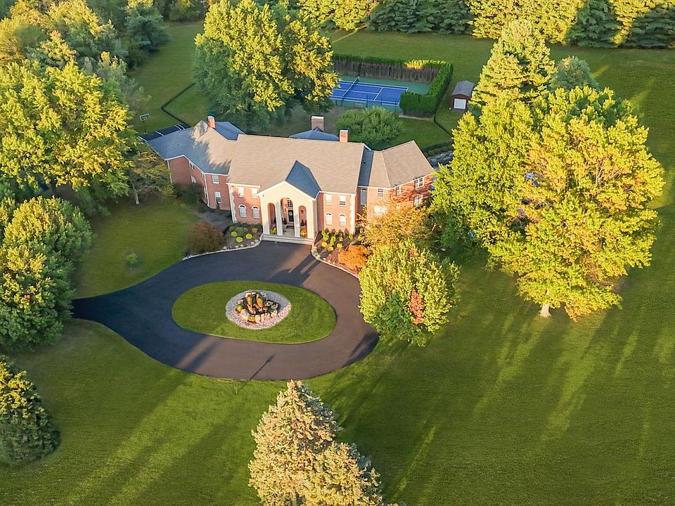 1st image of 7 Woodland Rd