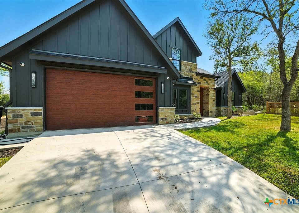 1st image of 280 Bali Hai Ln