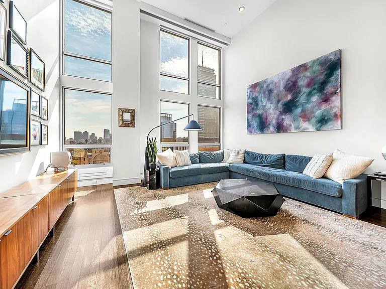 360 Newbury St #Penthouse 807 — Photo 3