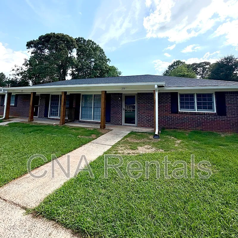 3 bed, 1.5 bath, 1156 sqft, $1,800 — Photo 1