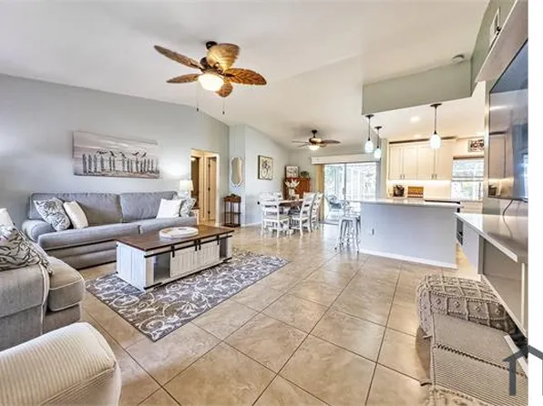 1035 SE 16th Pl, Cape Coral, FL 33990