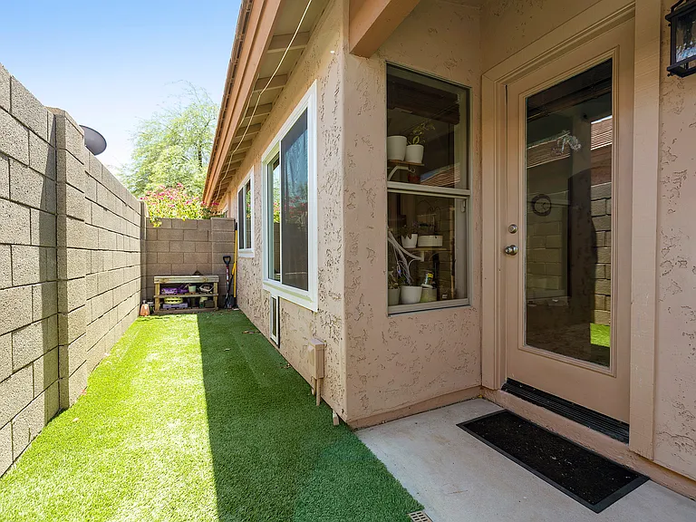 4704 E Weaver Rd — Photo 64