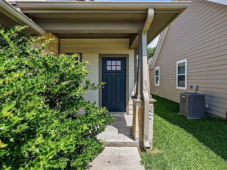 3007 Stevens Dr — Photo 3