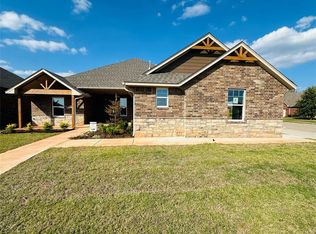2915 Summit Hollow Dr, Norman, OK 73071