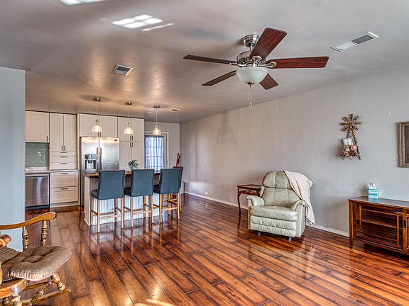 4th image of 1303 Joseph Ave W