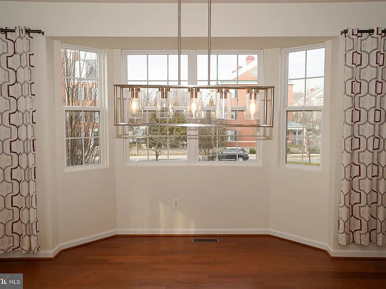 7810 Quidditch Ln — Photo 9