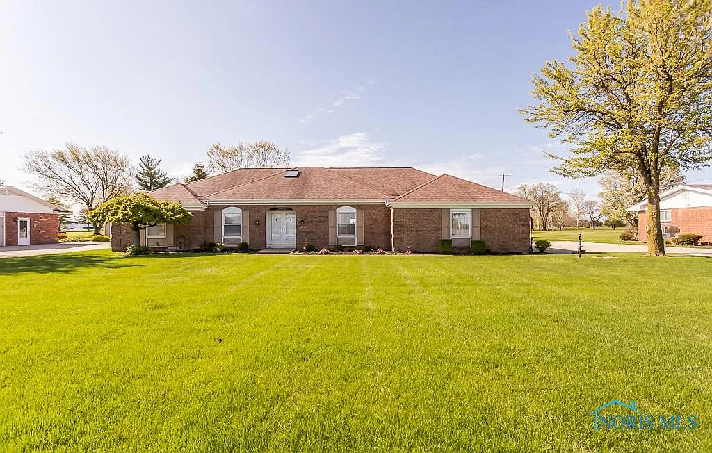 23658 W State Route 579 photo 1