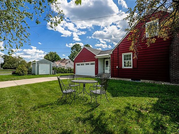 3rd image of 1614 N Madison St