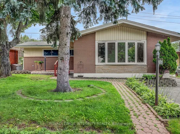 1370 Highgate Rd, Ottawa, ON K2C 2Y6