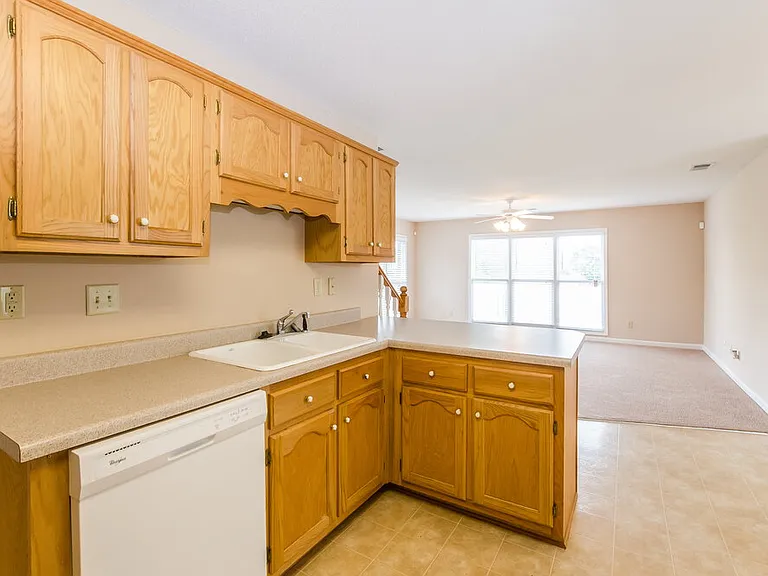 10198 Woodland Hills Dr — Photo 12