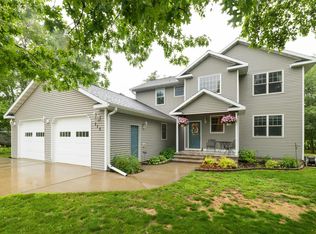 715 4th Ln NW, Menahga, MN 56464