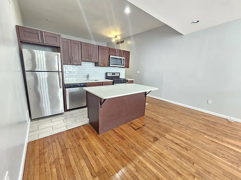 930 E Passyunk Ave — Photo 5