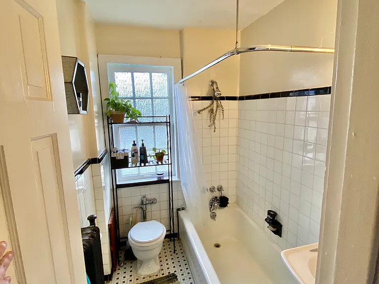 2848 Thornhill Rd — Photo 43